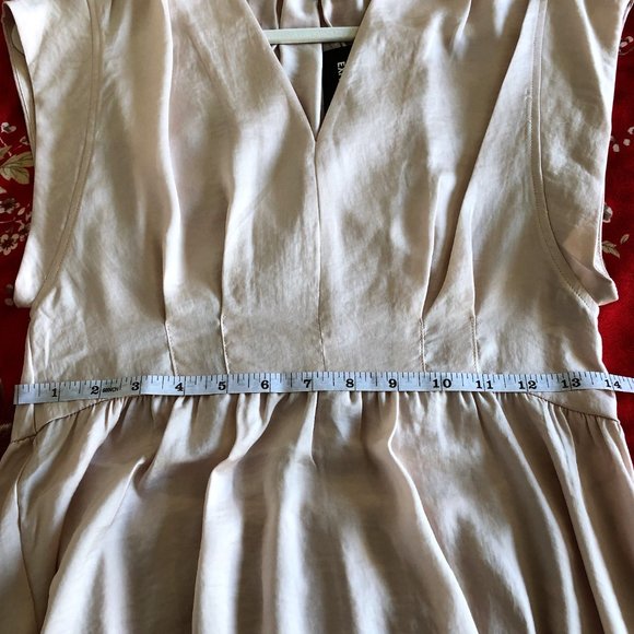 Satin V-Neck Hi-Lo Cream Tunic Blouse *NEW WITH TAGS* - Picture 15 of 16